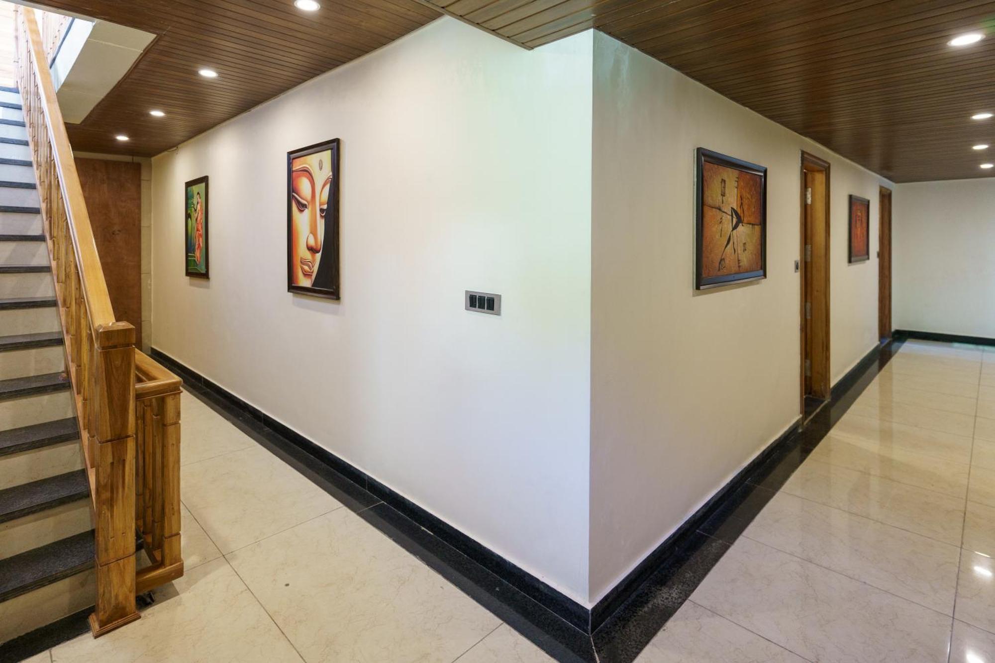 מוסורי Perfectstayz Mokshada Suites מראה חיצוני תמונה