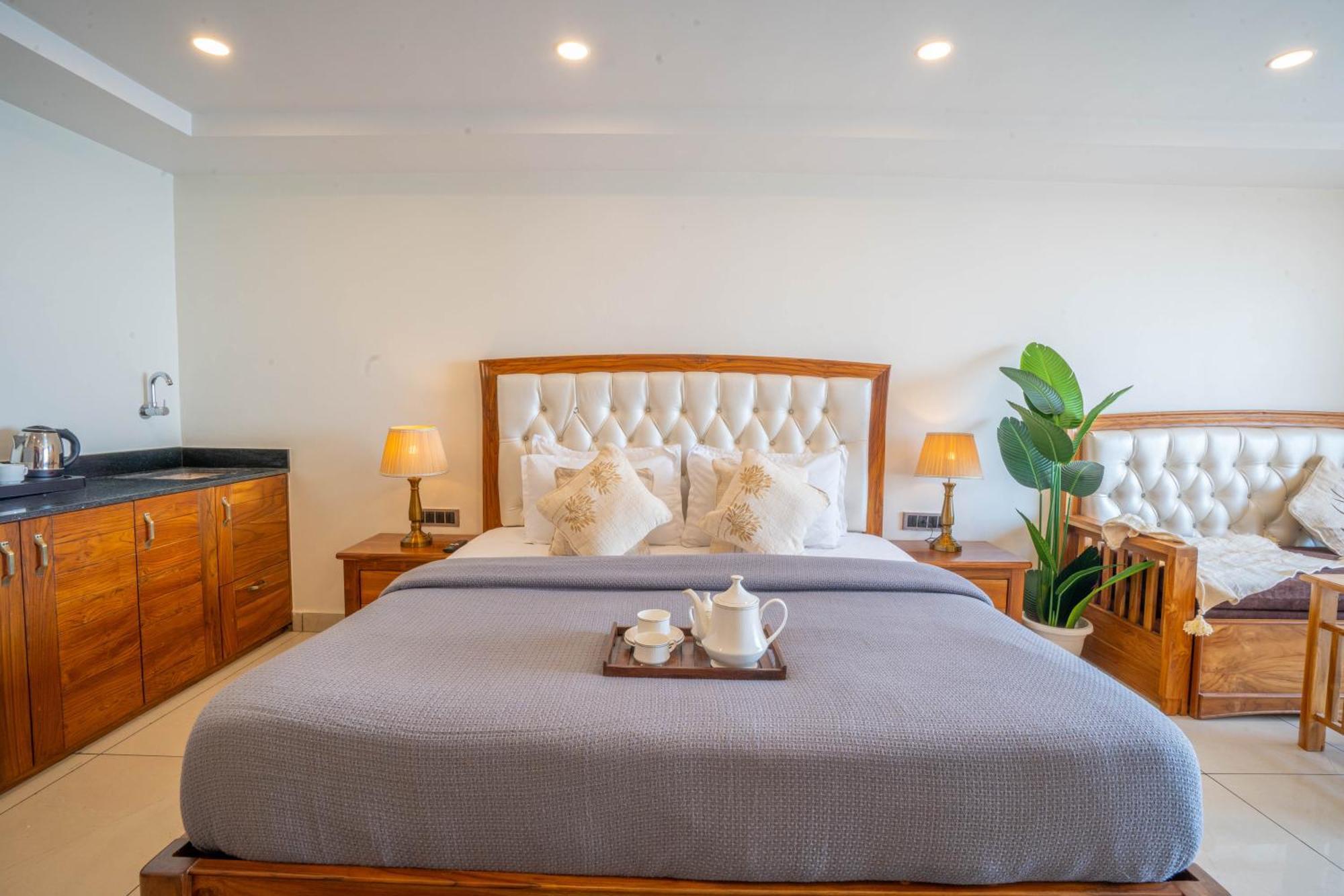 מוסורי Perfectstayz Mokshada Suites מראה חיצוני תמונה